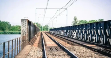 Costa Rica y Panamá firman acuerdo histórico para conectar sistemas ferroviarios