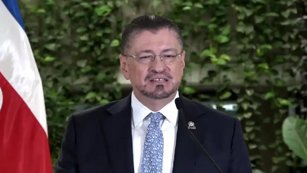 Ministros mejor calificados del gobierno Chaves durante acto oficial en Costa Rica al cierre de la administración 2026