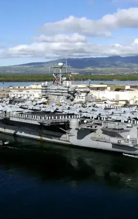 Portaaviones estadounidense llega a Panamá de la Clase Nimitz llega a Panamá en una histórica visita de cortesía y ejercicios conjuntos de seguridad marítima tras más de 50 años.