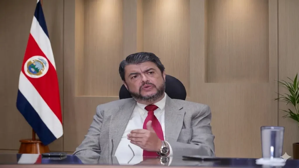 Retrato oficial en su despacho tras el anuncio donde el Gobierno nombra a Mario Zamora como embajador de Costa Rica ante la ONU