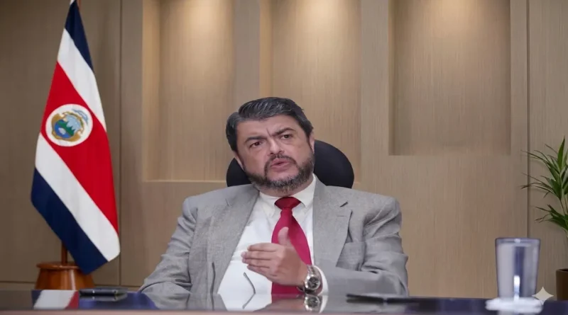 Retrato oficial en su despacho tras el anuncio donde el Gobierno nombra a Mario Zamora como embajador de Costa Rica ante la ONU