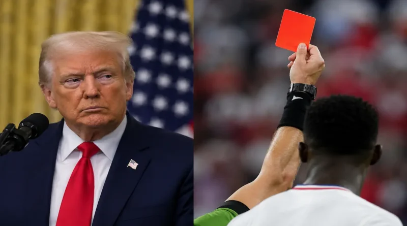 Donald Trump durante una comparecencia junto a una tarjeta roja de fútbol, imagen ilustrativa sobre cómo Trump pide a la FIFA revisar la expulsión de un jugador estadounidense.